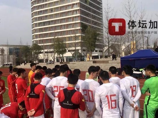 《妖猫传》中倾国倾城的;杨贵妃张榕容也将延续其;迷人设定，与周韦彤一起成为推动剧情的关键女性角色
